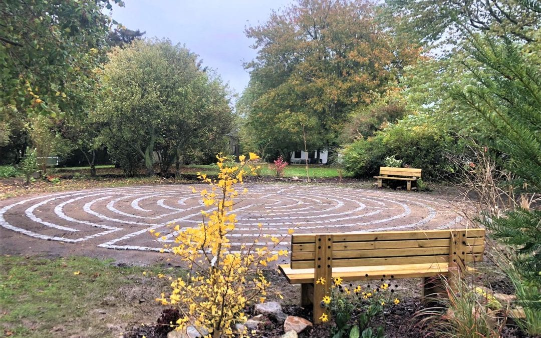 Neugestaltung eines Ortes der Entschleunigung mit begehbarem Labyrinth auf dem Kirchberg Neukirchen